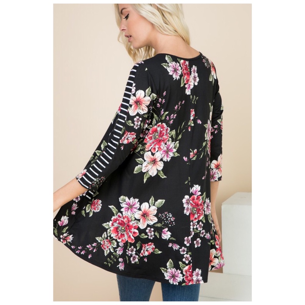 Black Floral 3/4 Sleeve Plus Soft Pocket Tunic! - Picture 5 of 16